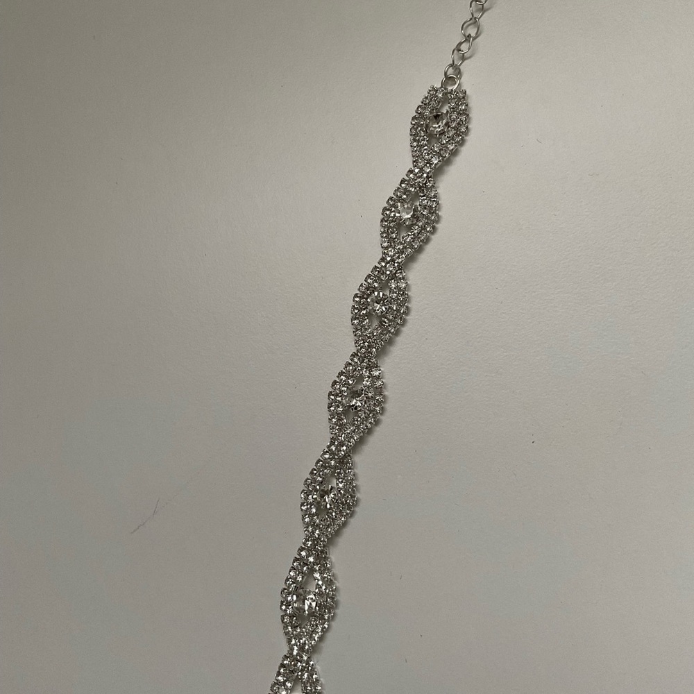 Elegant Silver Twisted Bracelet
